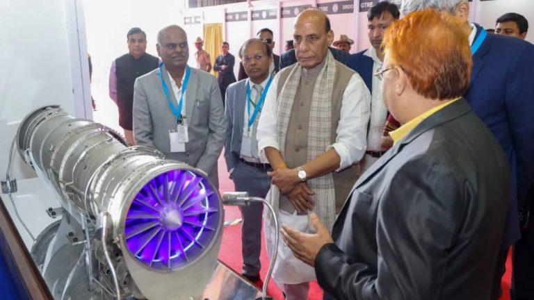 रक्षा मंत्री राजनाथ सिंह ने DRDO के सामने रखी एक बड़ी चुनौती, कहा- 5 साल के भीतर स्वदेशी जेट इंजन बनाकर दिखाएं और छठी पीढ़ी की करें तैयारी