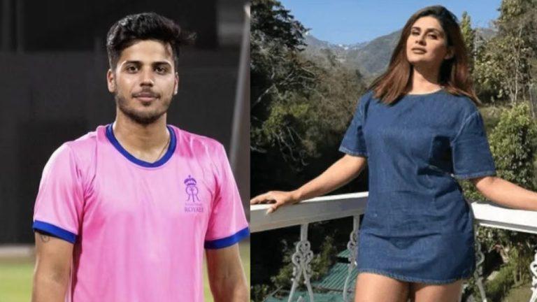 इस क्रिकेटर पर लगा मारपीट और दहेज मांगने का आरोप, मॉडल पत्नी ने दर्ज कराया केस, कहा- कई बार भूखा रखा और तलाक की दी धमकी