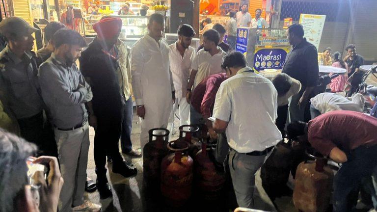 मिठाई की दुकान पर खाद्य विभाग का छापा, 7 खाली और 3 भरे घरेलू LPG सिलेंडर जब्त