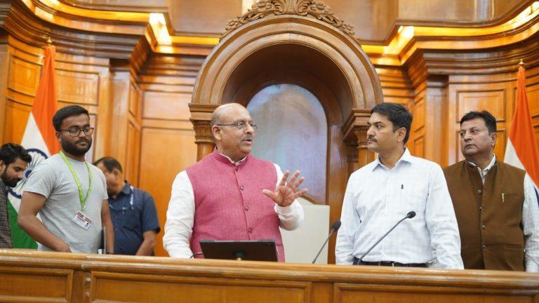 दिल्ली विधानसभा बजट सत्र 23 मार्च से शुरू, पहली बार AI चैटबॉट ‘विधान साथी’ और डिजिटल टैबलेट का होगा इस्तेमाल, स्पीकर ने लिया तैयारियों का जायजा