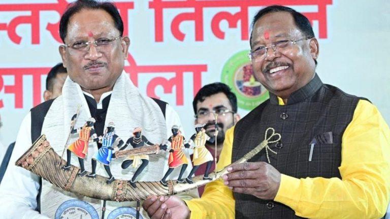 सीएम विष्णुदेव साय ने अंबिकापुर में किया तिलहन किसान मेले का शुभारंभ, किसानों को लेकर की बड़ी घोषणाएं