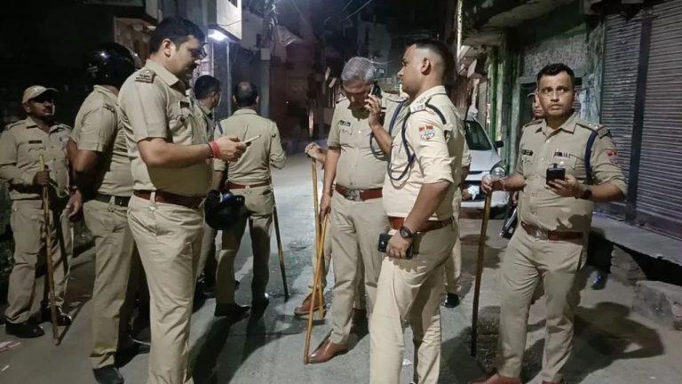 इंदौर के राजवाड़ा में रंगपंचमी पर सख्ती, पुलिस ने 16 उपद्रवियों को दबोचा