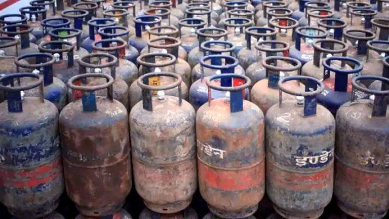 देश में LPG संकट के बीच केंद्र सरकार का बड़ा फैसला, कमर्शियल गैस सिलेंडर सप्लाई में 20% कोटा तय किया