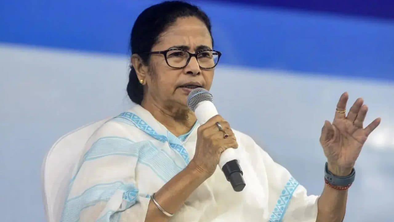 “हिम्मत है तो भाजपा में शामिल हो जाओ..” बागी नेताओं पर भड़कीं ममता बनर्जी, BJP पर लगाए गंभीर आरोप