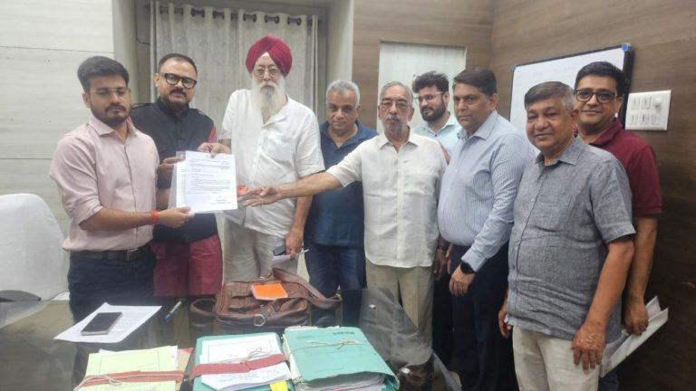 भोपाल में कॉमर्शियल गैस ऑर्डर रोक पर CAT का विरोध, जिला अध्यक्ष धर्मेंद्र शर्मा ने कलेक्टर को दिया ज्ञापन