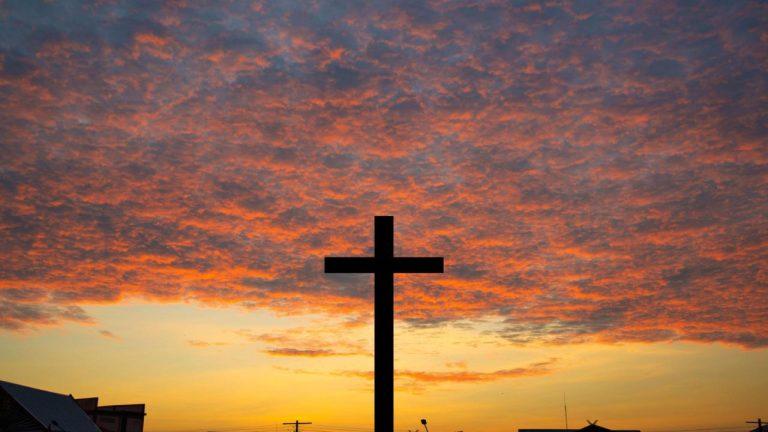 गुड फ्राइडे 2026: यीशु के त्याग को याद करें, इन संदेशों से दें अपनों को शुभकामनाएं