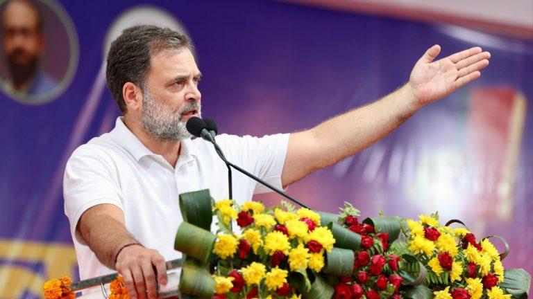 पश्चिम बंगाल में राहुल गांधी, चुनाव से पहले किए 5 बड़े वादे, TMC और BJP के खिलाफ खोला मोर्चा