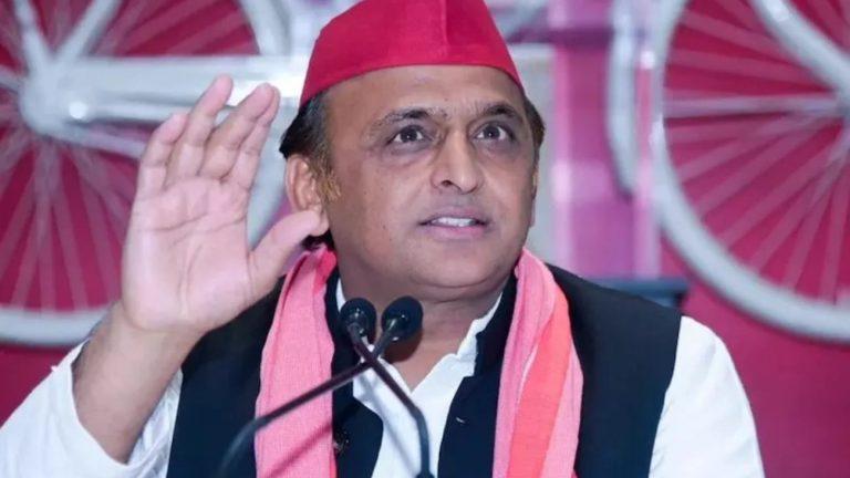 कमर्शियल गैस सिलेंडर के दाम बढ़ने पर अखिलेश यादव का बीजेपी पर निशाना, कहा – ‘ये भाजपाइयों की मुनाफ़ाखोरी’