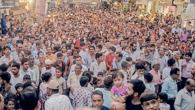 मनासा में नृसिंह जयंती की धूम: कोठी फोड़ लीला में उमड़ा आस्था का सैलाब, गूंजे जयकारे