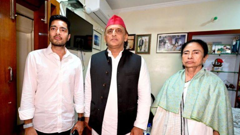 “भाजपा की आंखों में दीदी खटकती हैं क्योंकि..” ममता बनर्जी से मुलाकात के बाद बोले अखिलेश यादव, चुनाव प्रक्रिया पर भी उठाए सवाल