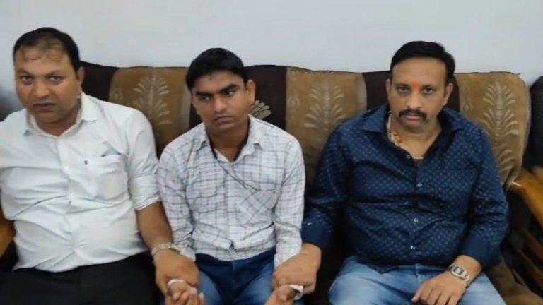 शासकीय कॉलेज के सहायक प्राध्यापक को लोकायुक्त पुलिस ने रंगे हाथ पकड़ा, पोस्टिंग कराने के बदले मांगी 4 लाख रुपये रिश्वत