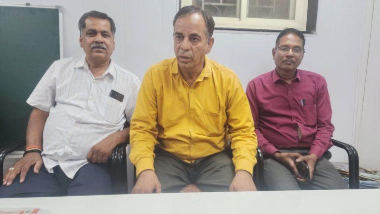 प्राइवेट स्कूल नहीं दे रहा था टीसी, जांचकर्ता सरकारी स्कूल प्रिंसिपल ने शिकायत निपटाने मांगी रिश्वत, लोकायुक्त पुलिस ने रंगे हाथ पकड़ा