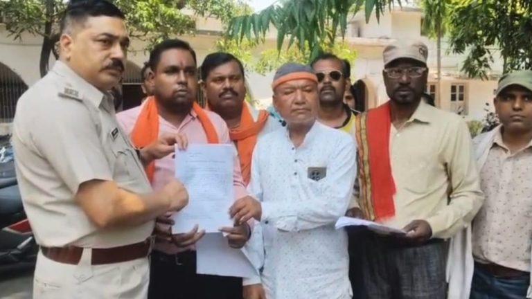 हमारे स्कूल में काम करना है, तो ईसाई धर्म अपनाना होगा..बोलकर महिला सफाई कर्मियों को नौकरी से निकाला, पुलिस में शिकायत