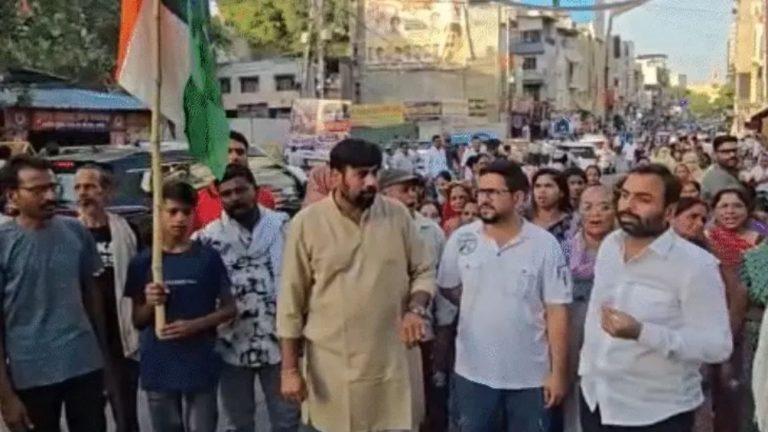 इंदौर में जल संकट पर कांग्रेस का बड़ा प्रदर्शन, राजबाड़ा पर खाली मटके लेकर पहुंचीं महिलाएं, महापौर से की इस्तीफे की मांग