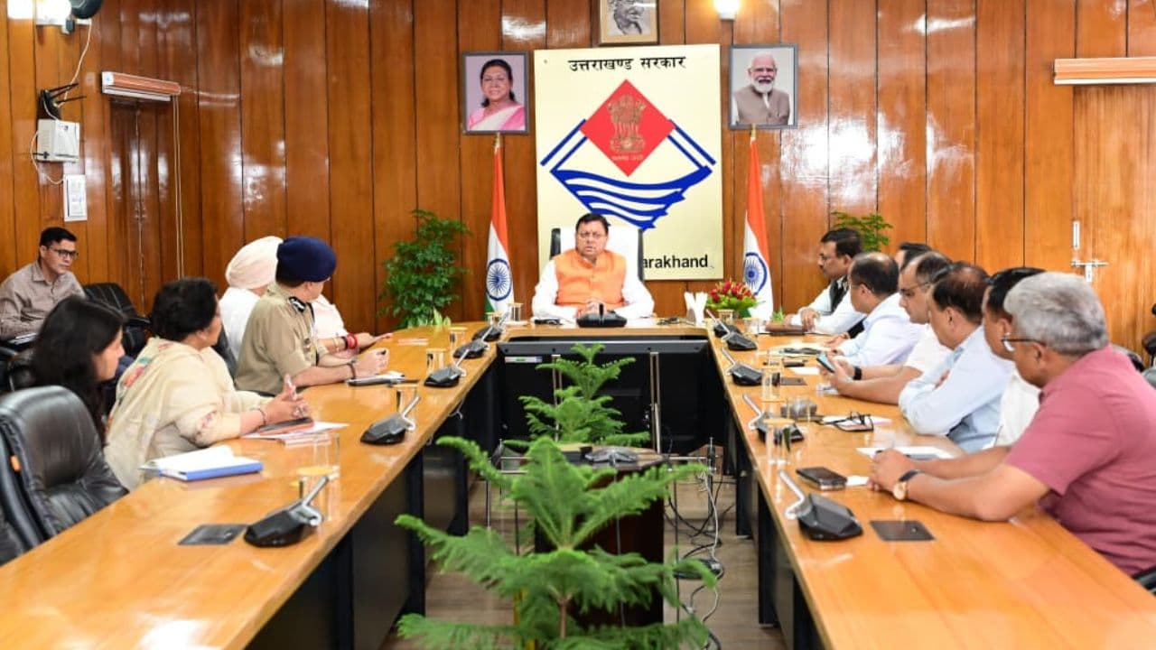 उत्तराखंड: चारधाम और हेमकुंट यात्रा के बीच सीएम धामी का बड़ा संदेश, देवभूमि की शांति बिगाड़ने वालों को दी सख्त चेतावनी, पढ़ें खबर