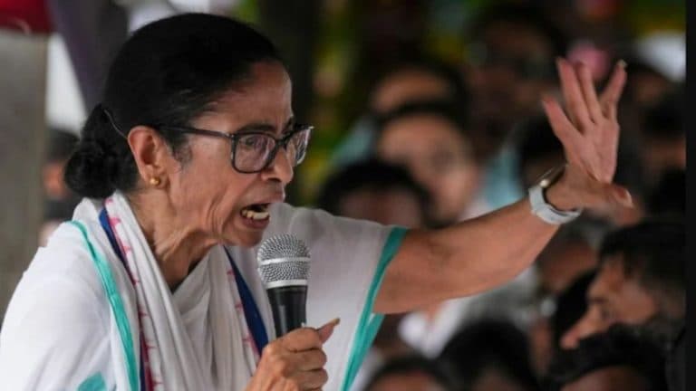 TMC विवाद चुनाव आयोग तक पहुंचा, बागी नेताओं पर ममता बनर्जी का बड़ा एक्शन, फिरहाद हकीम समेत 8 बड़े नेता सस्पेंड