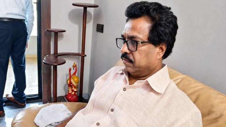 2.8 करोड़ की कमाई, 9.76 करोड़ की संपत्ति! महिला एवं बाल विकास विभाग के अधिकारी पर लोकायुक्त का शिकंजा