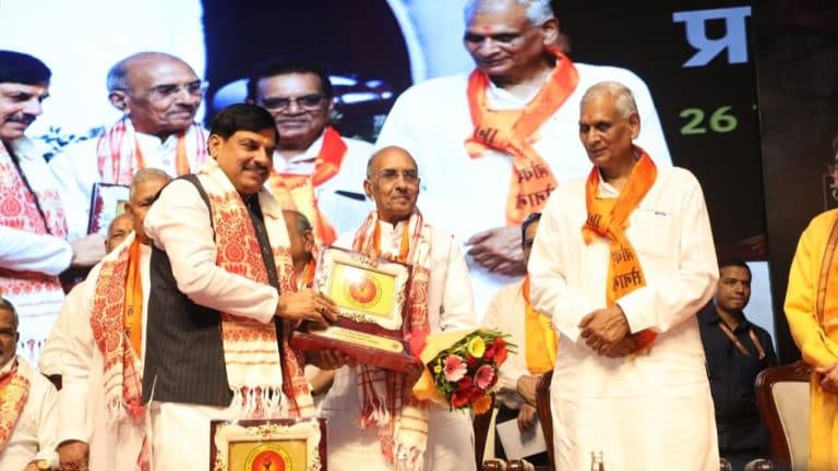 लोकतंत्र सेनानियों के लिए सीएम डॉ मोहन यादव की बड़ी घोषणाएं, तीर्थ यात्रा के लिए स्पेशल ट्रेन, निःशुल्क एयर एम्बुलेंस की सुविधा मिलेगी