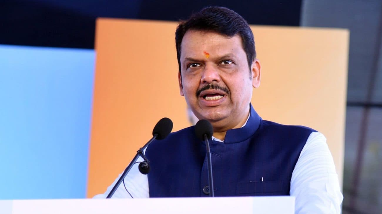 डांस बार पर देवेंद्र फडणवीस सरकार ने की सख्ती! विधानसभा में पेश किया नया बिल, जानिए पूरी जानकारी