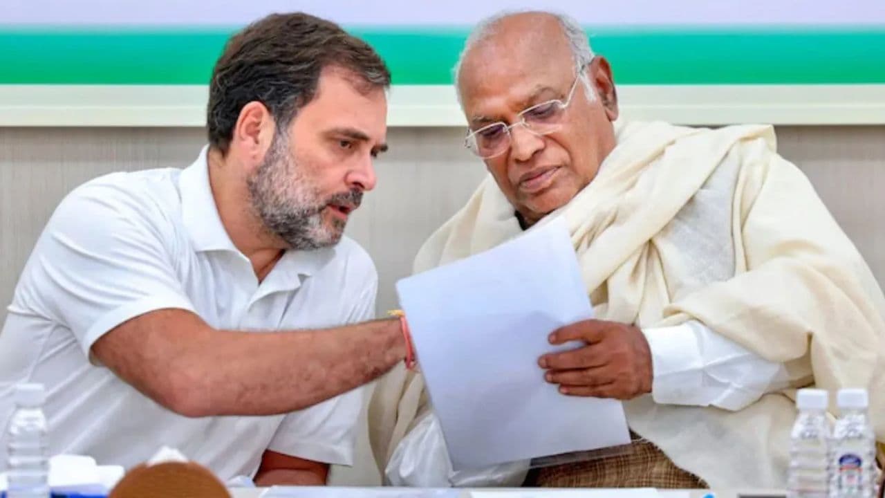 पंजाब चुनाव के लिए कांग्रेस ने कसी कमर, संगठन में कई अहम नियुक्तियां की, पूर्व सीएम चरणजीत सिंह चन्नी को मिली बड़ी जिम्मेदारी