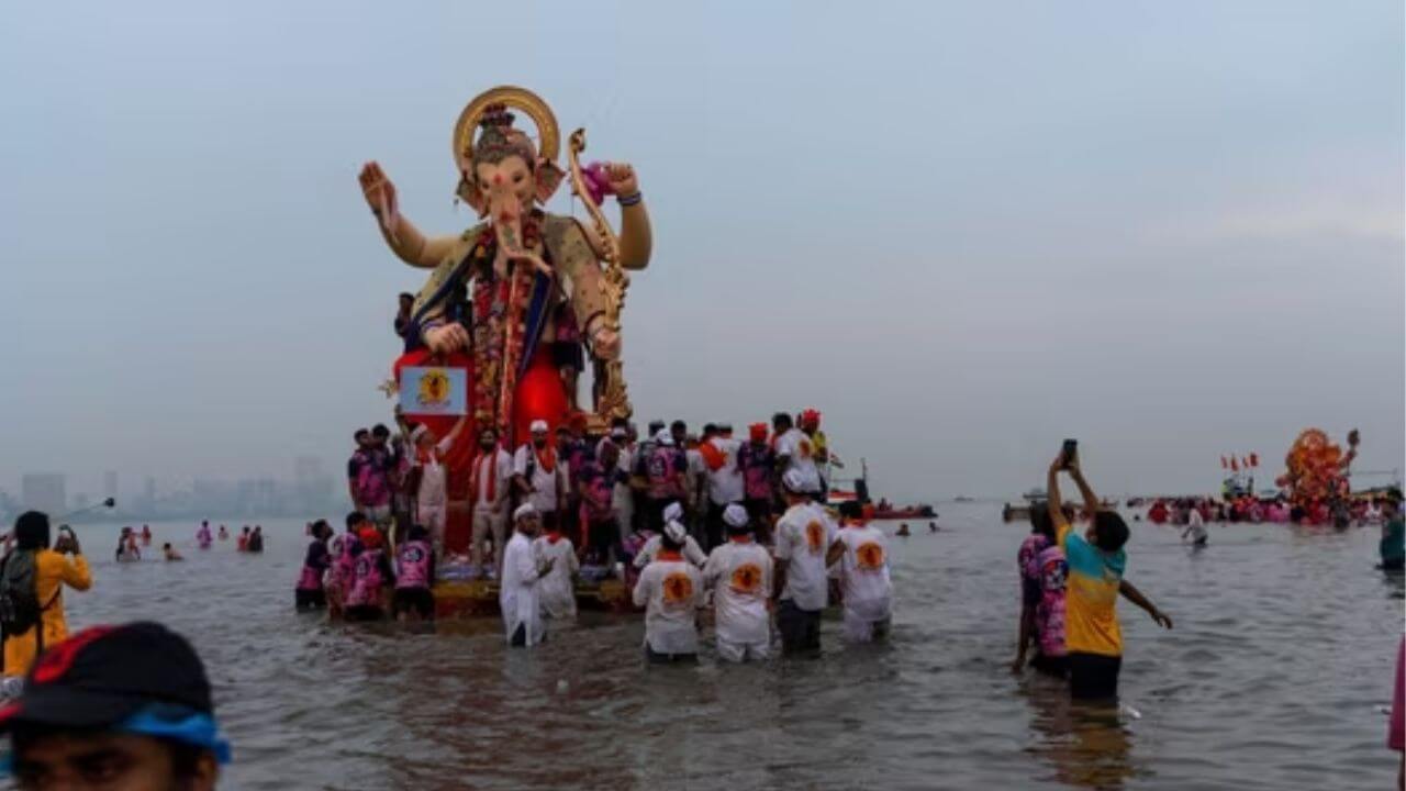 Mumbai Ganesh imersion