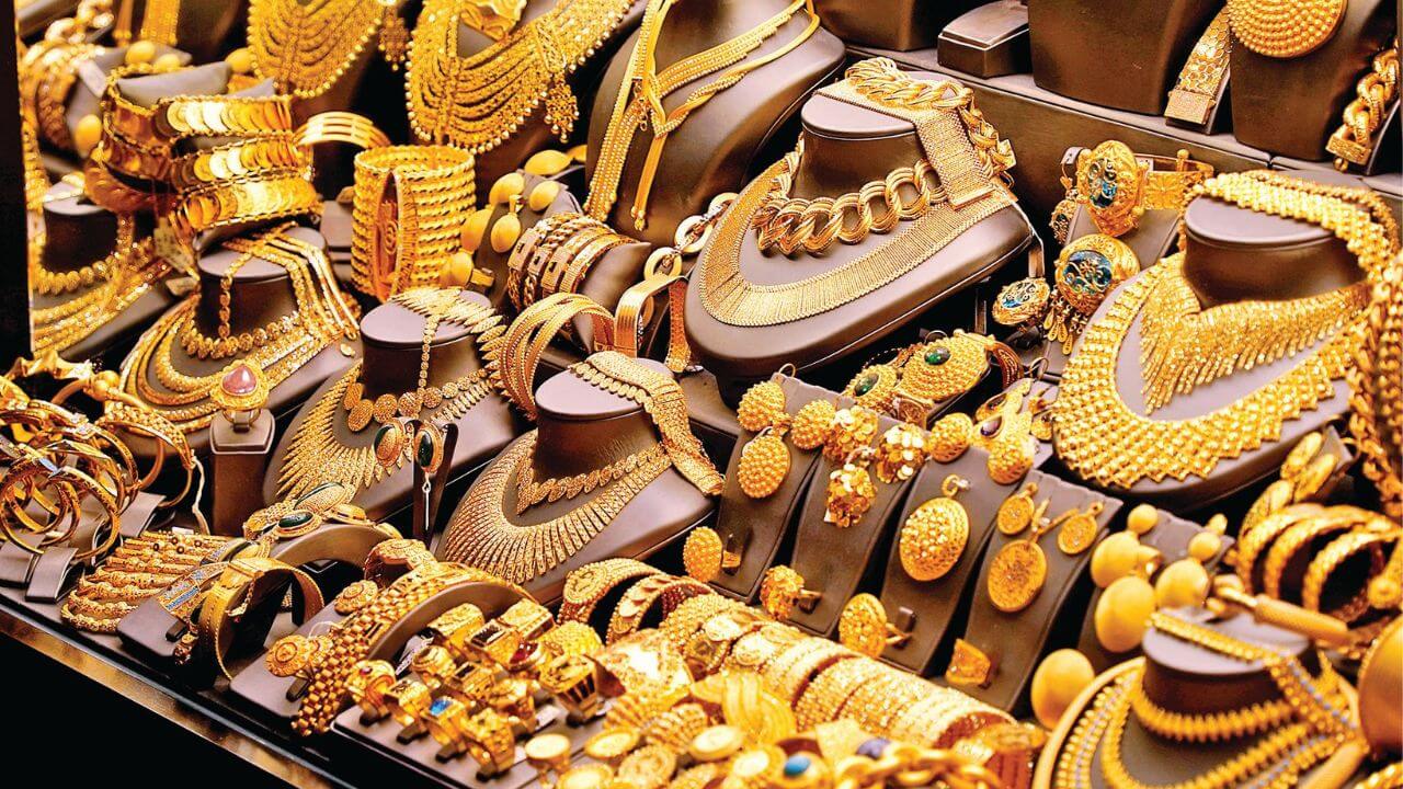 सोन्याचा दर 1.14 लाख, तर चांदी 1.39 लाखांवर; सराफा बाजारात दराचा उच्चांक
