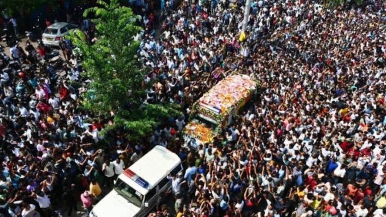 Zubeen Garg Funeral : ज़ुबीन गर्गचा अंतिम संस्कार बनला चौथ्या सर्वात मोठ्या जनसमूहाचा विक्रम; लिम्का बुक ऑफ रेकॉर्ड्समध्ये नोंद