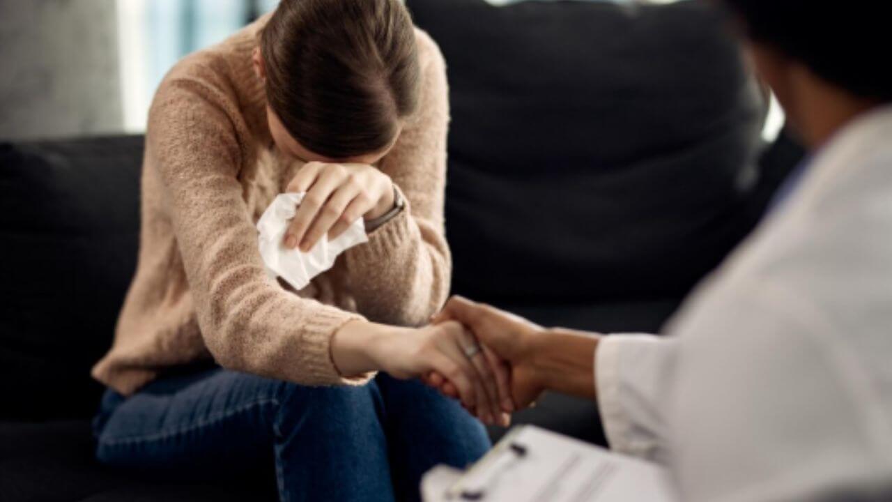 तुमच्या आहारामुळे बिघडू शकते तुमचे मानसिक आरोग्य, राग-तणाव कमी करण्यासाठी खा 'हे' पदार्थ