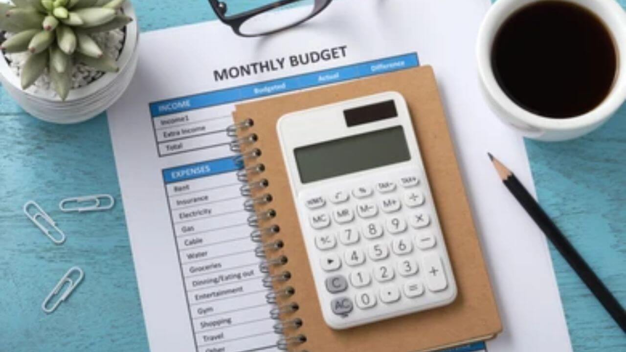 ऑक्टोबर महिन्याच्या सुरूवातील होणार 5 मोठे बदल; थेट तुमच्या खिशावर परिणाम होणार, कसं ते जाणून घ्या...