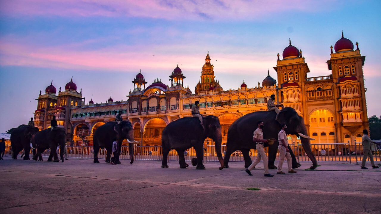 कर्नाटकातील जगप्रसिद्ध म्हैसूरचा दसरा; विशेषता, इतिहास आणि परंपरा नेमकी काय?