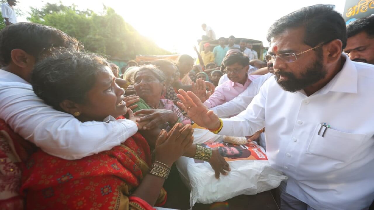 शिवसेनेच्या सर्व मंत्री, आमदारांचे एक महिन्याचे वेतन अतिवृष्टीग्रस्तांसाठी, उपमुख्यमंत्री एकनाथ शिंदे यांची घोषणा