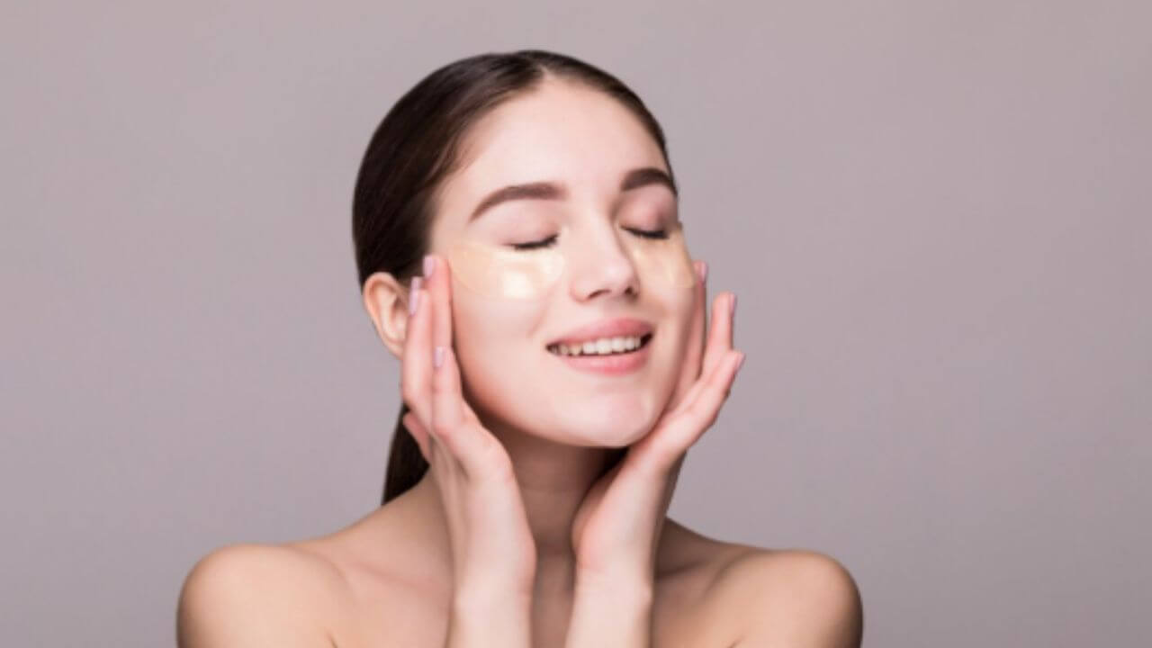 चेहरा चमकदार आणि आकर्षक बनवण्यासाठी आवश्यक आहेत ५ व्हिटॅमिन्स, कोणत्या पदार्थांमधून मिळतात जाणून घ्या