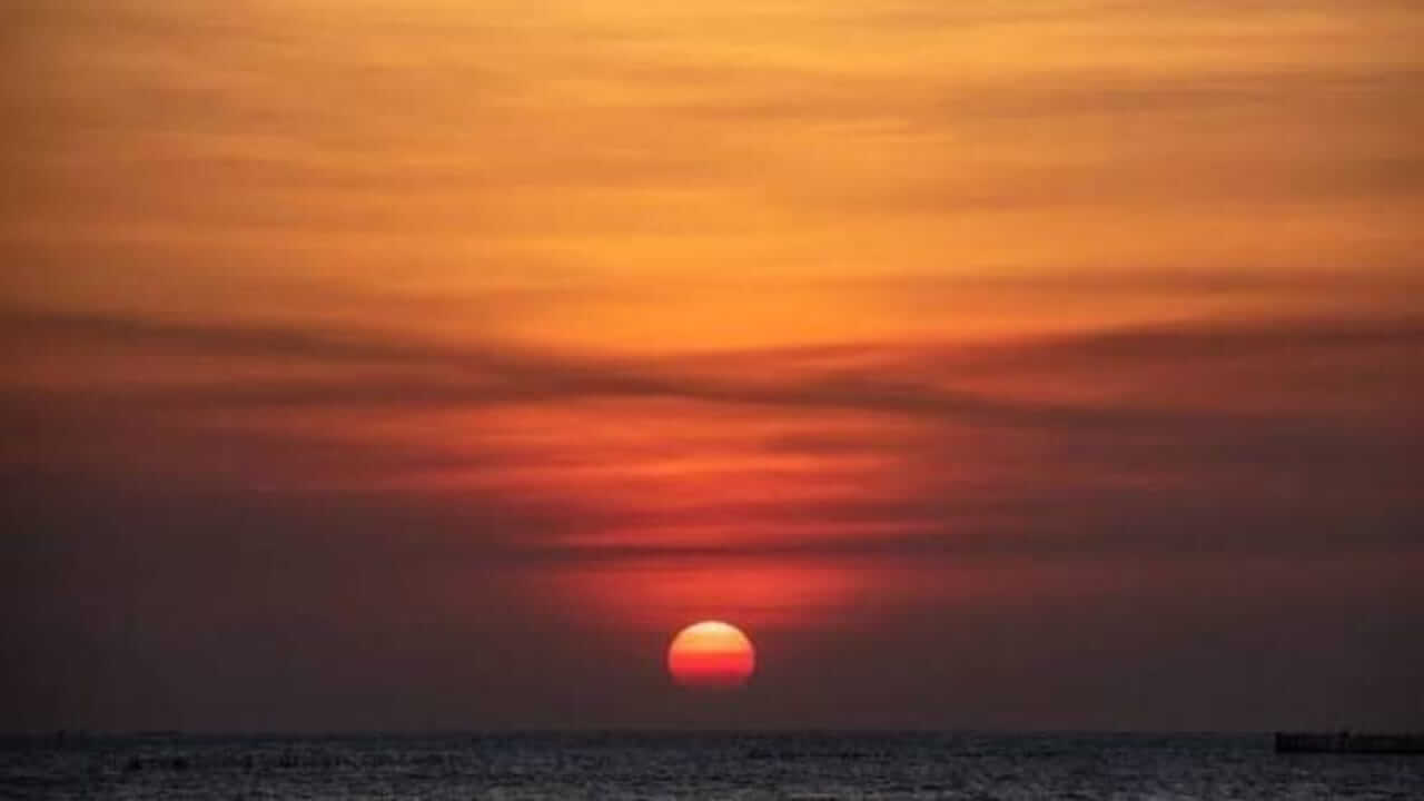 Astro Tips : सूर्यास्तानंतर 'या' गोष्टी चुकूनही करु नका, अन्यथा होईल नुकसान...