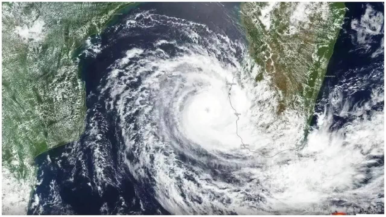 ईशान्य अरबी समुद्रातील ‘शक्ती’ चक्रीवादळाचा धोका वाढला; मच्छीमारांना समुद्रात न जाण्याच्या प्रशासनाकडून सूचना