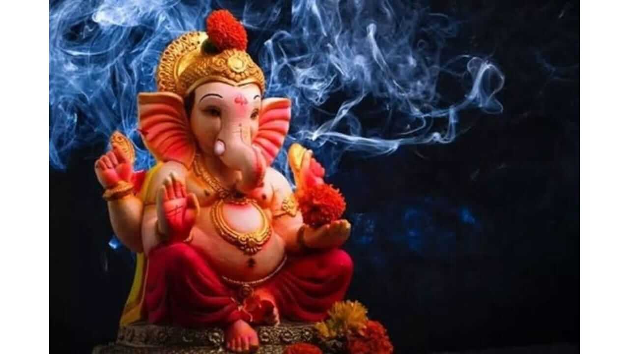 Sankashti Chaturthi Wishes : प्रियजनांना द्या संकष्टी चतुर्थीच्या 'या' खास शुभेच्छा!
