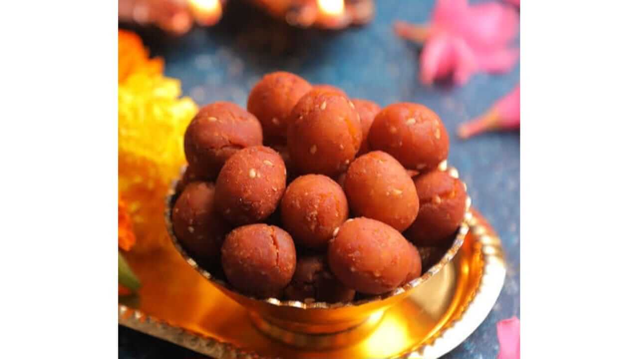 Diwali 2025 : तांदळाच्या पिठाची बोर; कोकणातील पारंपारिक गोड पदार्थ, पाहा सोपी रेसिपी....