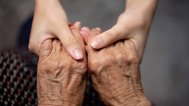 पालकांची काळजी न घेतल्यास पगार कपात होईल! हे राज्य सरकार नवीन कायदा आणण्याच्या तयारीत