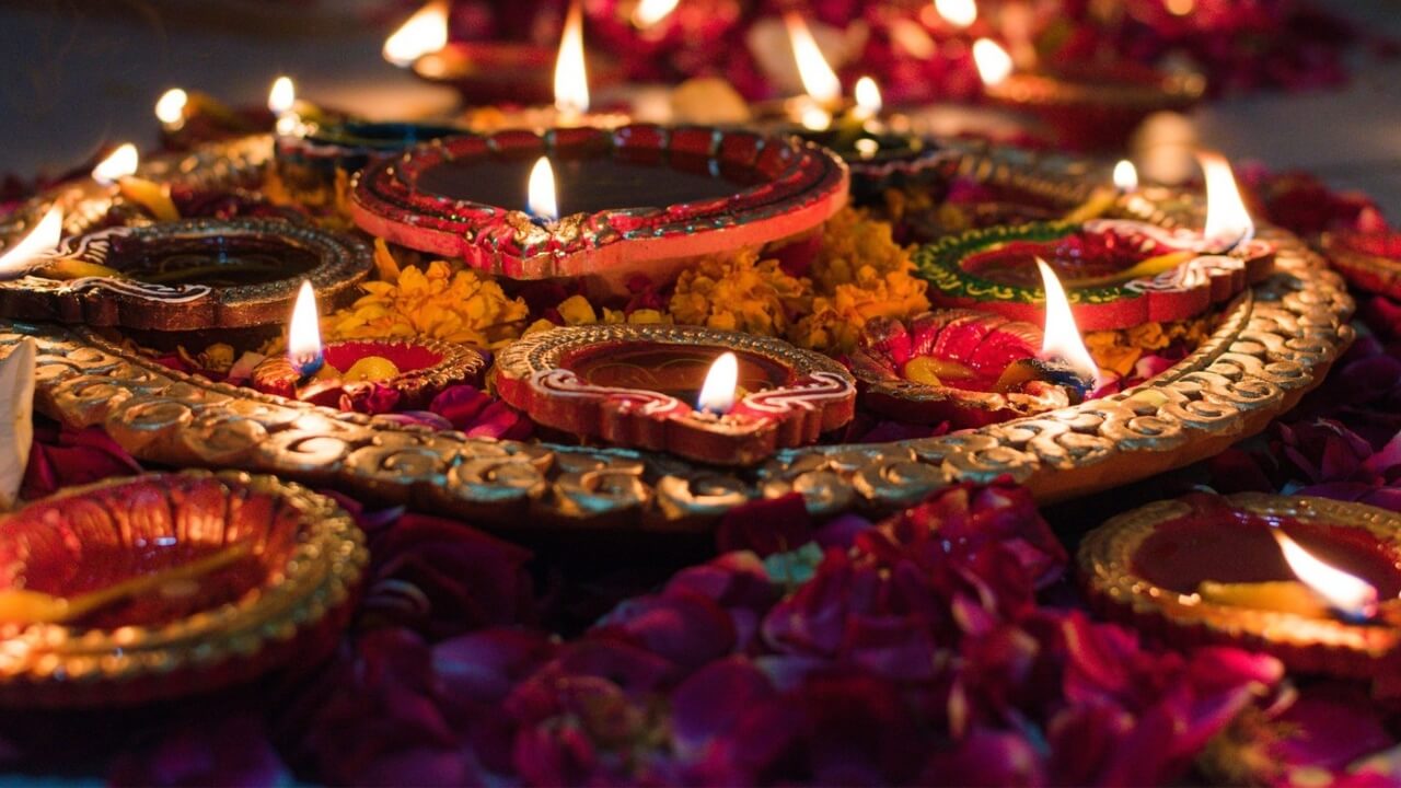 Diwali 2025: दिवाळीला तुमच्या राशीनुसार, खरेदी करा या वस्तू; गरिबी होईल दूर