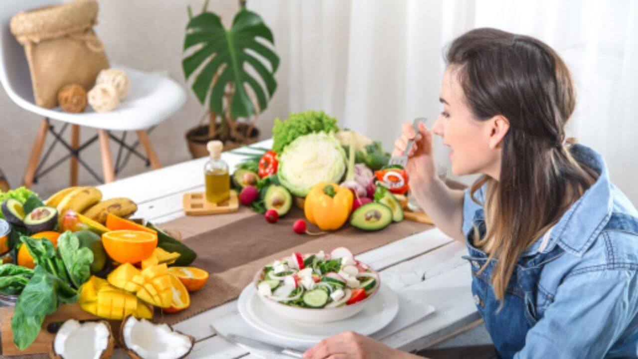 तणाव दूर करून मेंदू शांत ठेवतात 'हे' पदार्थ, आजच आहारात करा समावेश