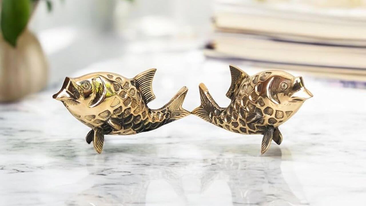 Vastu Tips : पितळेचा मासा तुमचं आयुष्य बदलेल; काय आहे यामागचं वास्तुशास्त्र