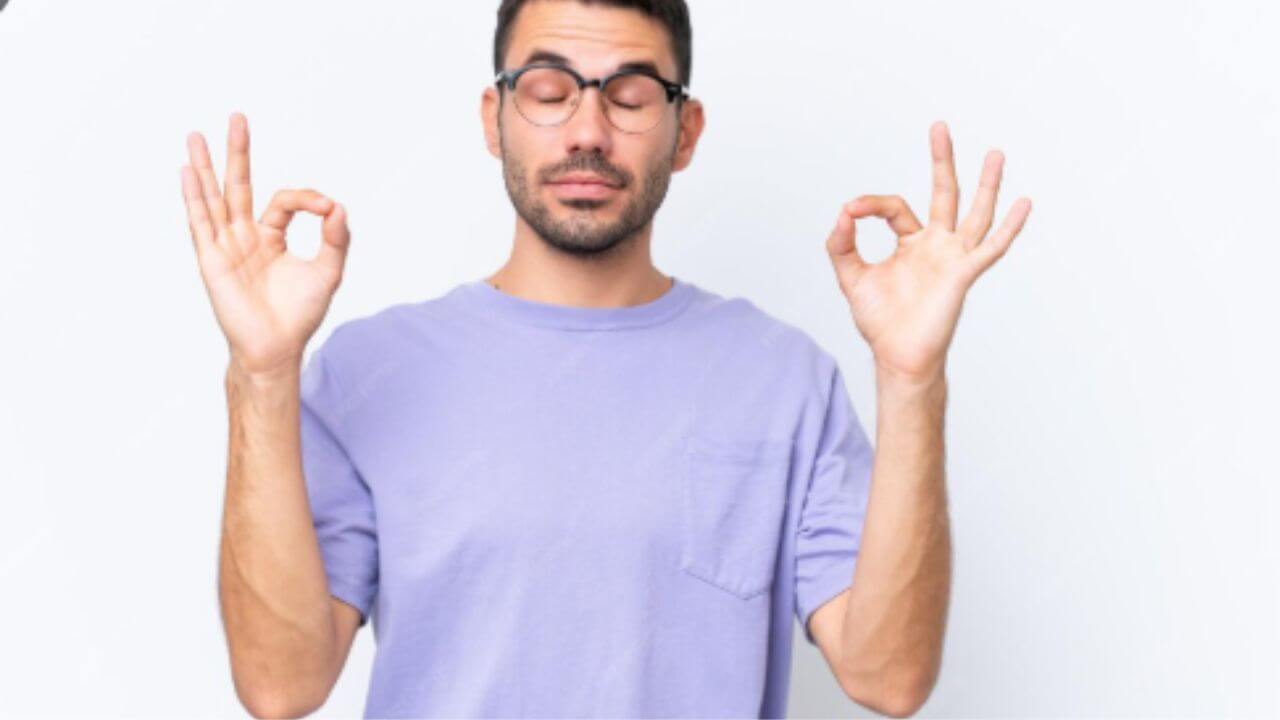 शरीरात कफ दोष वाढल्यास दिसतात ५ लक्षणे, जाणून घ्या आयुर्वेदिक उपाय