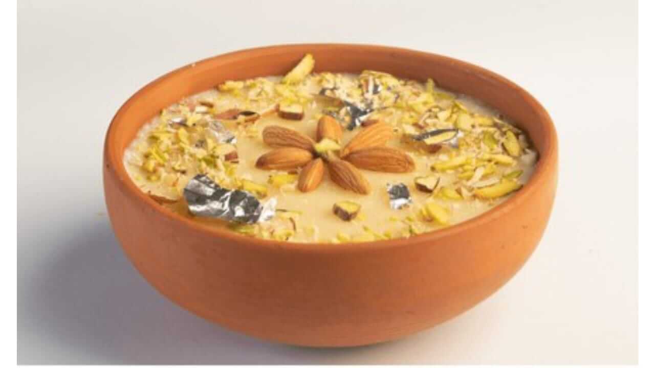 Diwali 2025 : दिवाळीसाठी बनवा खास बदामाची खीर; पाहा रेसिपी!