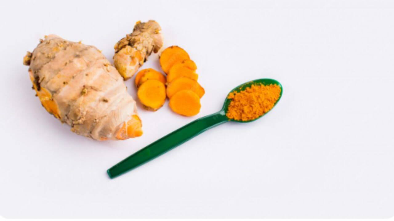 कच्ची हळद आरोग्यासाठी असते अत्यंत गुणकारी, जाणून घ्या सेवन करण्याची पद्धत