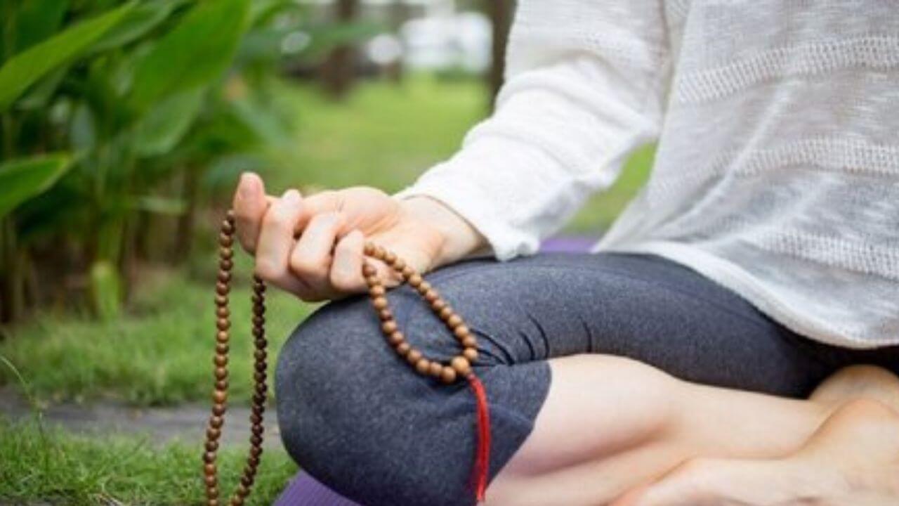 Mantra For Morning : सकाळची सुरुवात या मंत्रांनी करा; तुम्हांला दिसतील सकारात्मक परिणाम