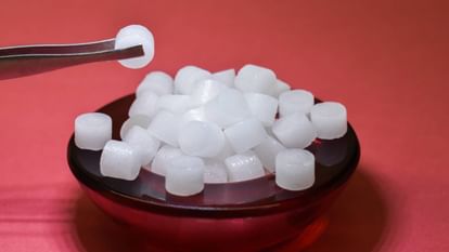 Vastu Tips : एक कापूर तुमच्या घरातील वास्तुदोष दूर करेल; असा करा उपाय