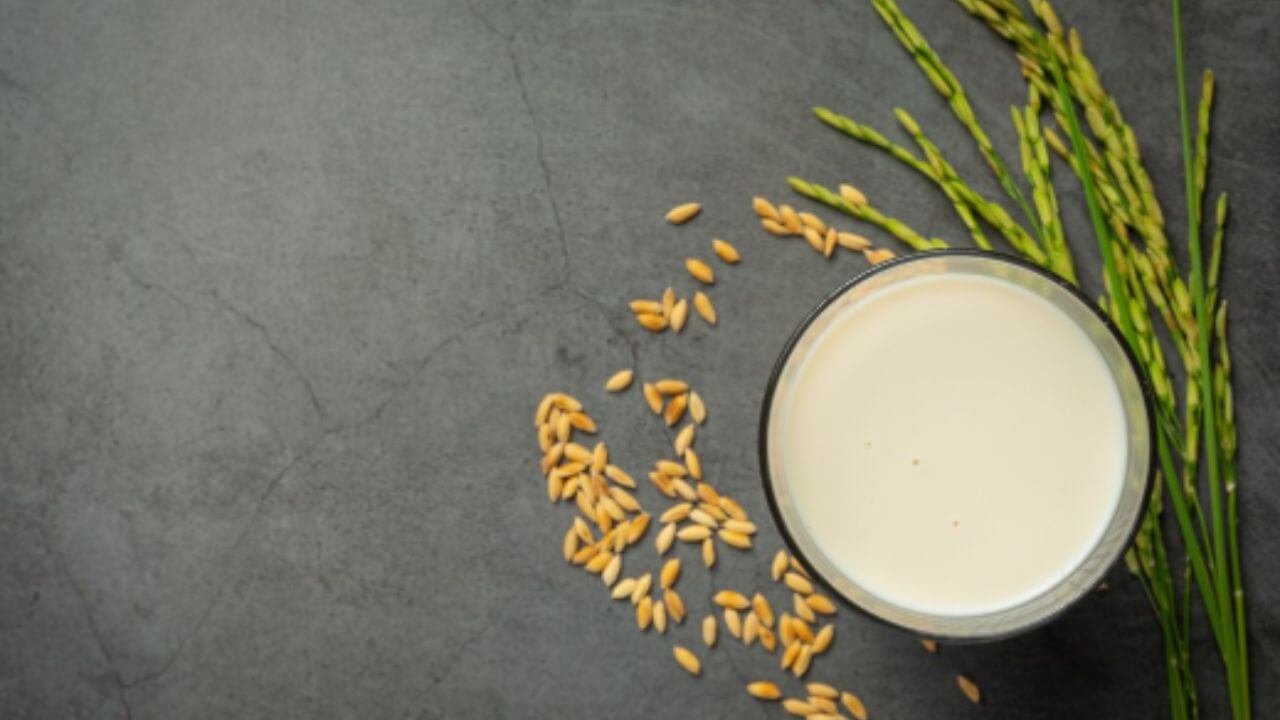 डायबिटीस नियंत्रित करून अशक्तपणाही दूर करते तांदळाचा चहा, जाणून घ्या बनवण्याची आणि सेवन करण्याची योग्य पद्धत