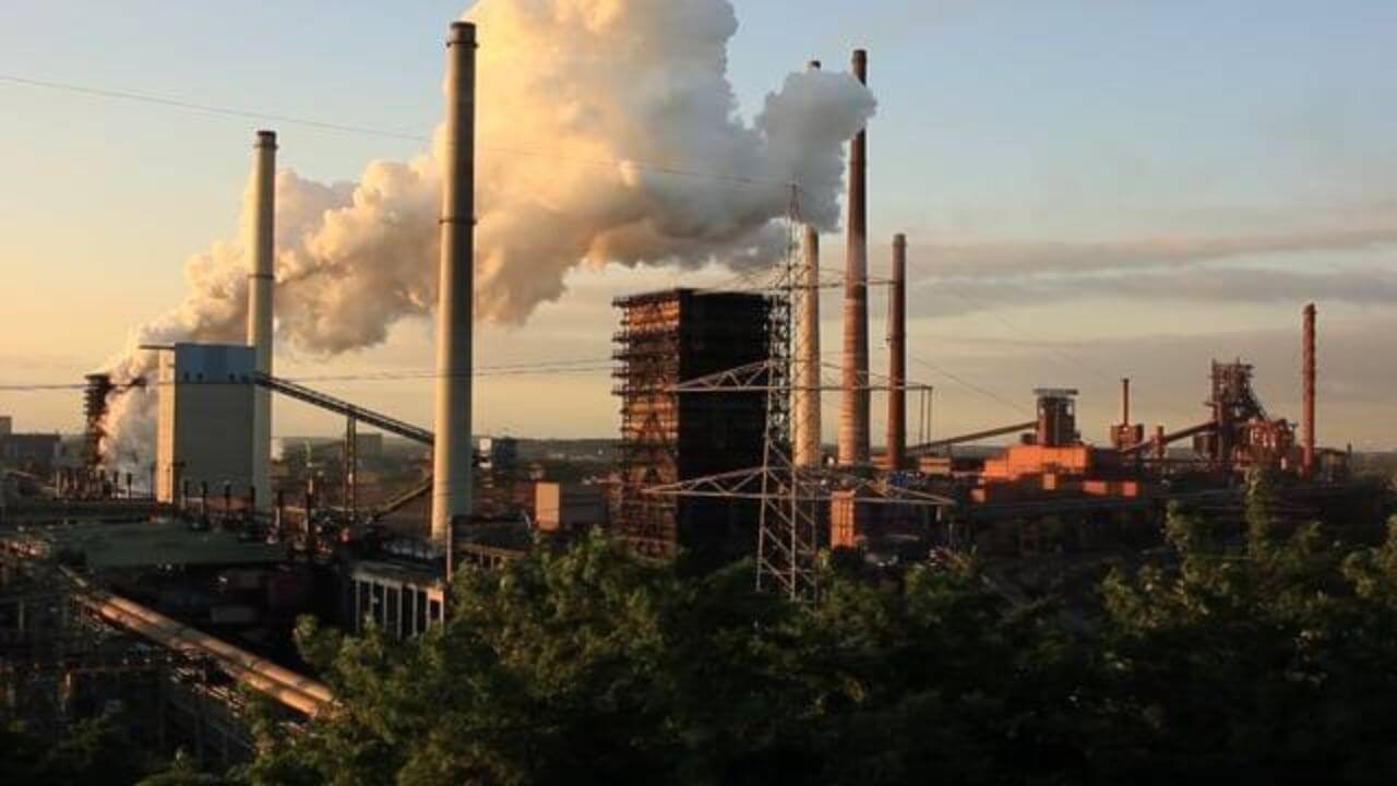 PCMC Pollution: पिंपरी-चिंचवड परिसर प्रदुषणाच्या विळख्यात; महापालिकेकडून अनेक आस्थापनांवर कारवाई