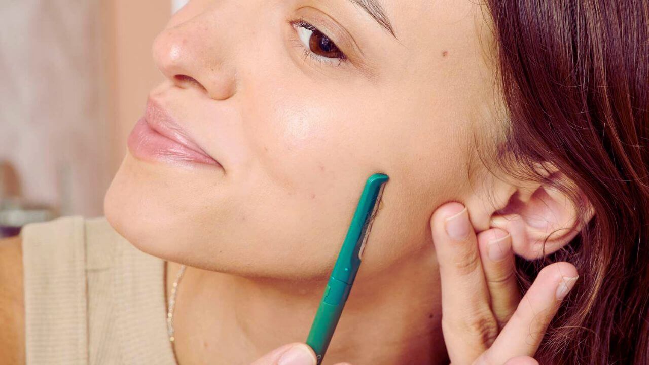 चेहऱ्यावरील अनावश्यक केसांमुळे त्रस्त आहात? दूर करण्यासाठी ट्राय करा सोपे घरगुती उपाय