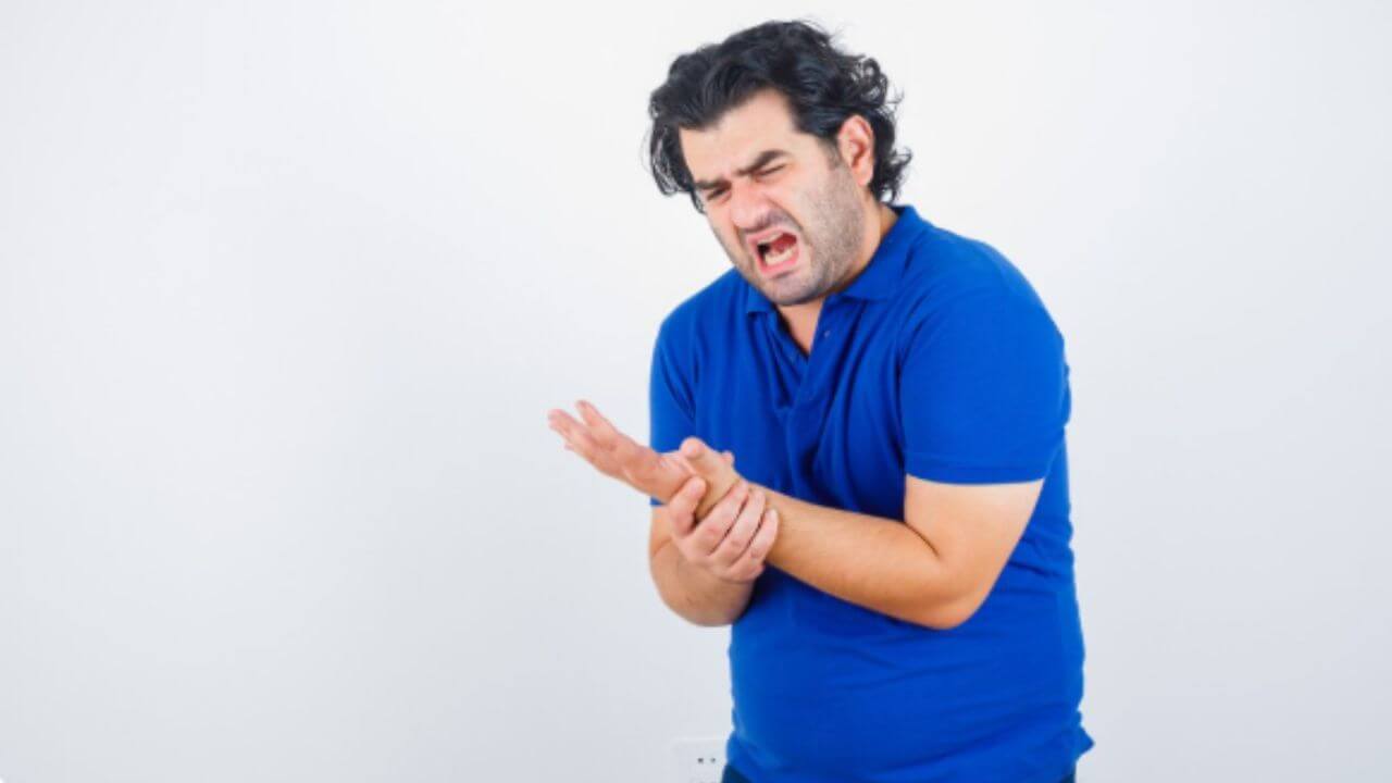 रोज सकाळी प्या 'हे' ५ घरगुती ड्रिंक्स, नैसर्गिकरित्या बाहेर निघेल जॉइंट्समधील युरिक अॅसिड