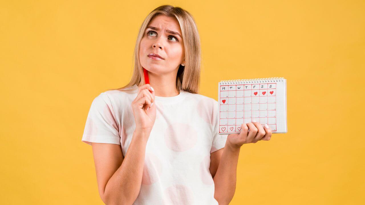 अनियमित मासिक पाळीने त्रस्त आहात? मग 'या' सोप्या टिप्स रेग्युलर पिरियडसाठी करतील मदत